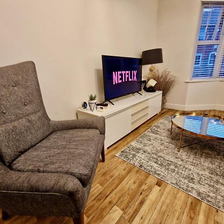 Stunning Luxury Serviced Apartment Next To City Centre With Free Parking - Contractors & Relocators Ковънтри Екстериор снимка