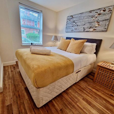 Stunning Luxury Serviced Apartment Next To City Centre With Free Parking - Contractors & Relocators Ковънтри Екстериор снимка