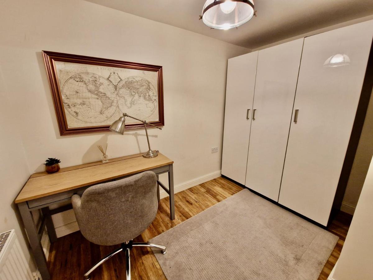 Stunning Luxury Serviced Apartment Next To City Centre With Free Parking - Contractors & Relocators Ковънтри Екстериор снимка