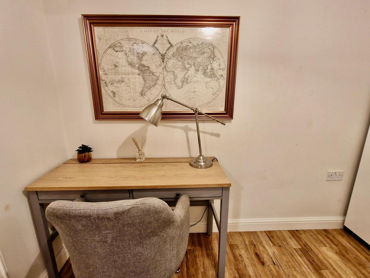 Stunning Luxury Serviced Apartment Next To City Centre With Free Parking - Contractors & Relocators Ковънтри Екстериор снимка